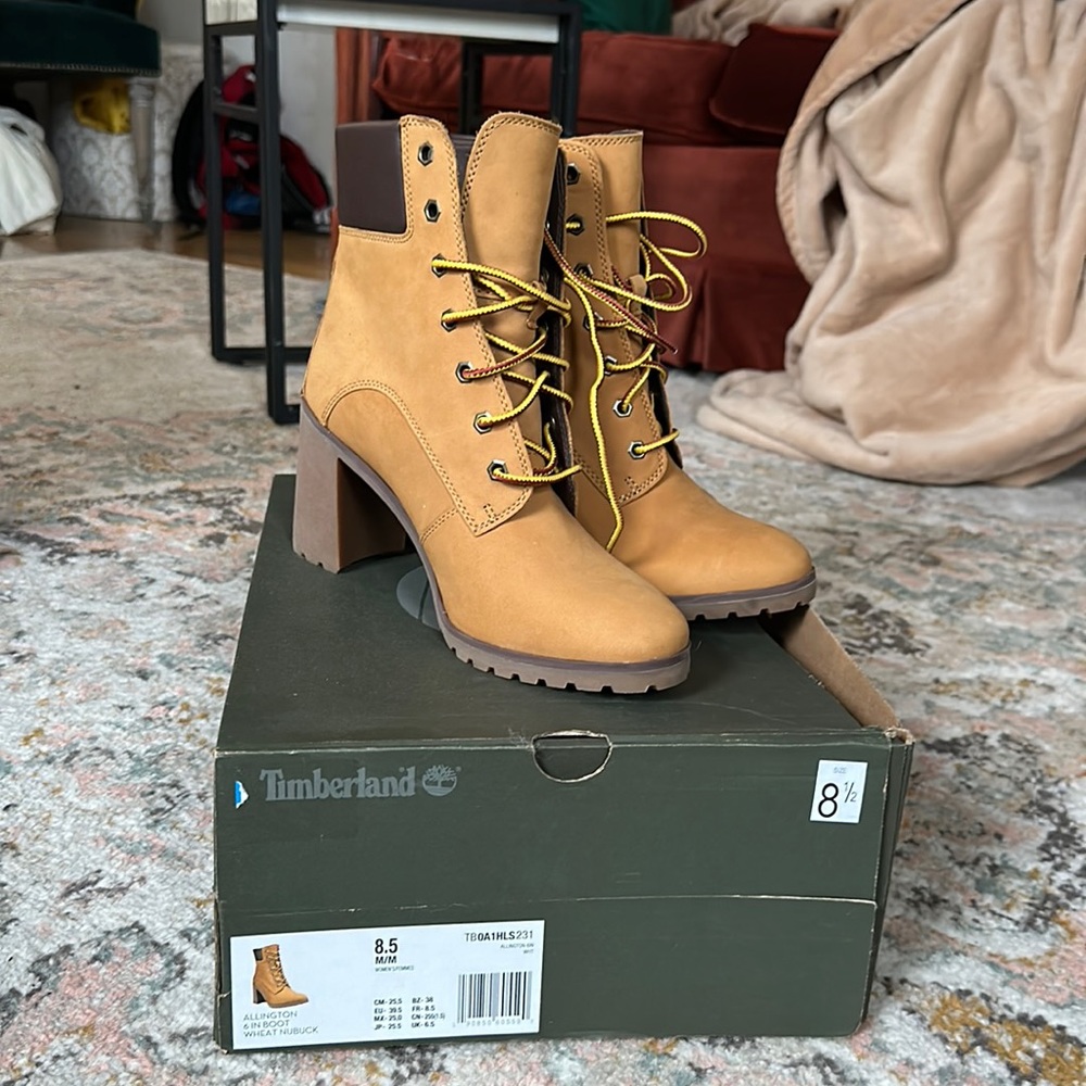 Timberland women’s Allington 6in high heel Ortholite boots 8.5 wheat